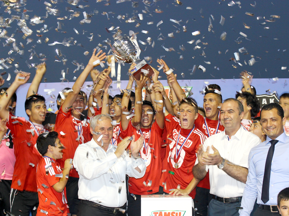 2013-2014 Sezonu TAMSU U15 Ligi şampiyonu Yenicami Ağdelen Kulübü
